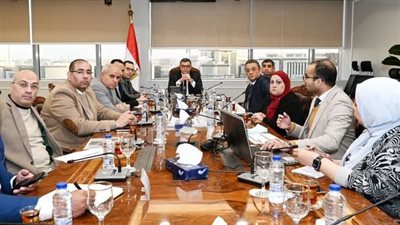 وزير الإسكان يستعرض الاستعدادات الخاصة بإطلاق مبادرة 