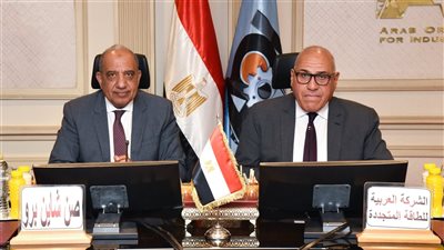 توقيع عقد مشروع صناعي للألواح الشمسية بين العربية للتصنيع وكبري الشركات السويدية 