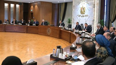 رئيس الوزراء يتابع الموقف التنفيذي لمستشفى 500500