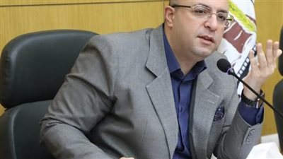 محافظ بني سويف يتابع تنفيذ مشكلات ومطالب المواطنين 