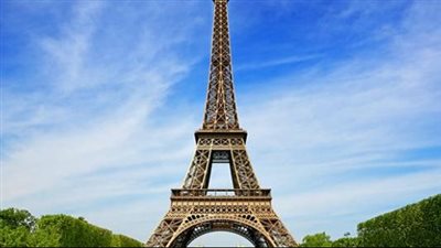 إخلاء برج إيفل الفرنسي بسبب ماس كهربائي