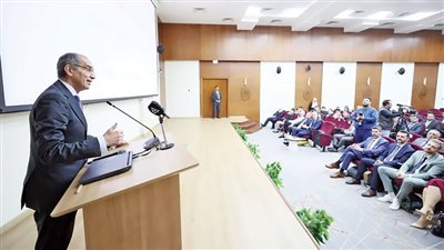 التقدم نحو الريادة فى برمجيات السيارات الذكية