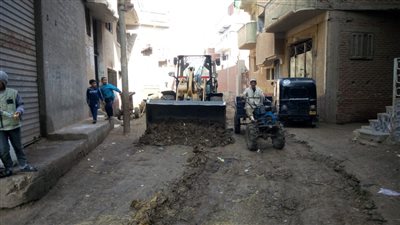 تحسين شبكة الانارة بالقرى وتمهيد الطرق بكفر الزيات