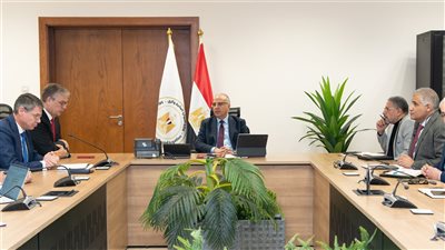 وزير الري يلتقى سفير هولندا بالقاهرة لبحث سبل التعاون بمجال الموارد المائية