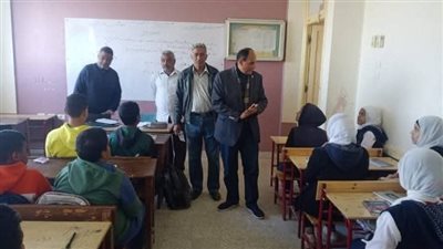 مدير إدارة نقادة التعليمية يتفقد مدارس المحافظة