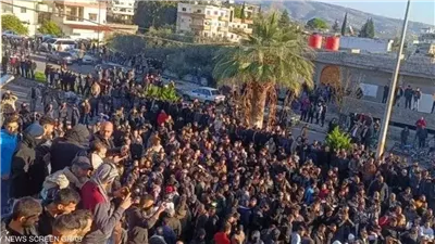 بعد اشتباكات ومظاهرات.. حظر تجول في اللاذقية وحمص