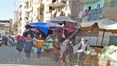 جشع التجار يشعل أسعار الخضراوات والفاكهة بالمحافظات