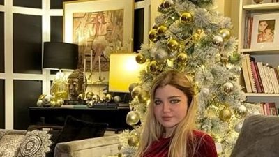 المخمل يميز احتفال ياسمن الخطيب بالكريسماس  (صور)