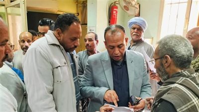 رئيس مركز قوص يتفقد سير العمل بالمركز التكنولوجي