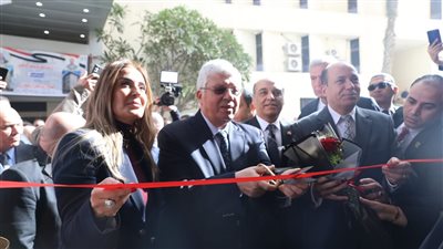 وزير التعليم العالي يفتتح مركز زراعة الكبد بجامعة المنصورة