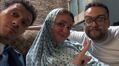 ركين سعد تنشر صور كواليس فيلم البحث عن منفذ لخروج السيد رامبو