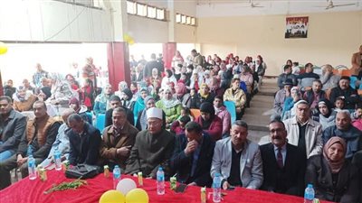 مدير تعليمية نجع حمادي يشهد حفل تكريم « إبراهيم عرابي » 