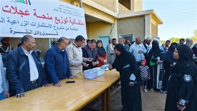 الزراعة تواصل دعم المرأة الريفية وتوزع ابقار مجانية على 46 سيدة