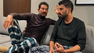 عمرو سعد ومحمد سامي بالبيجامة .. إيه الحكاية؟