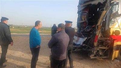 مصرع وإصابة 15 شخص في حادث تصادم على الطريق الصحراوي الغربى بالمنيا 