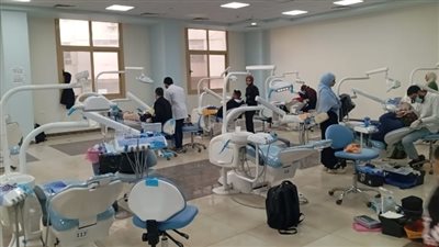 نائب رئيس جامعة الزقازيق لطلاب الأسنان: استثمروا أوقاتكم واستفيدوا من الإمكانات العلمية 