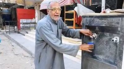 محافظ أسوان يطمئن على وصول مياه الشرب تدريجياً للأدوار العلوية بالمحمودية 