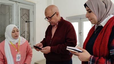 مكافأة فنى معمل و3 ممرضات ونقل طبيب بالفيوم