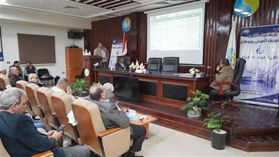 مياه سوهاج تبحث خطط توصيل المرافق للمناطق المحرومة داخل الحيز العمرانى