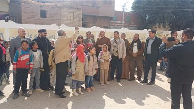 بيت العائلة وأزهر أسيوط ينظمان قافلة توعوية بقرية دكران في أبوتيج