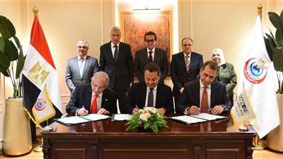 اتفاق تعاون لإنشاء مصنع متعدد الأغراض للمواد الخام الدوائية بمصر