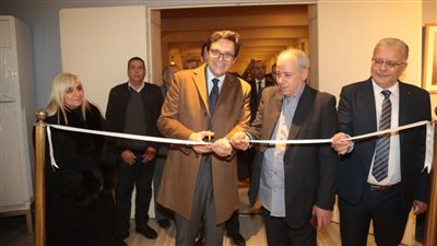 وزير الثقافة يفتتح معرض 