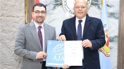 للعام الثالث علي التوالي تجديد منح 6 كليات بجامعة سوهاج شهادة الأيزو 