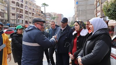 رئيس شركة الصرف الصحي بالإسكندرية يتفقد شوارع المحافظة 