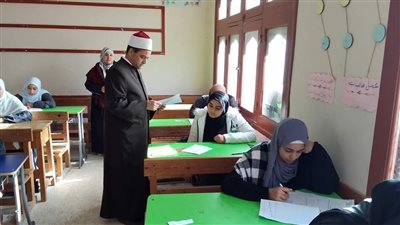 طلاب النقل الثانوي بالأزهر يؤدون امتحانات الفصل الدراسي الاول بالإسماعيلية 