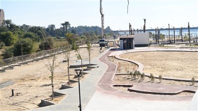 محافظ قنا يُتابع نسب تطوير الكورنيش الشرقي ومجمع المواقف 