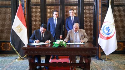 وزيرا الصحة والزراعة يشهدان توقيع بروتوكول لنقل تكنولوجيا اللقاحات والمستحضرات البيطرية