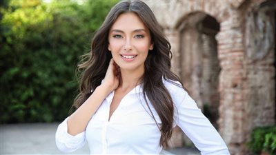 نسليهان أتاجول تستعرض حملها خلال احتفالها برأس السنة 2025 (صور)