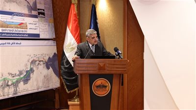 ربيع: تراجع ملحوظ في عائدات قناة السويس بسبب تداعيات أزمة البحر الأحمر