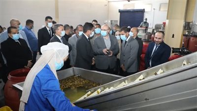  محافظ بني سويف يطمئن على جاهزية وحدة الإطفاء بالمنطقة الصناعية بكوم أبوراضي