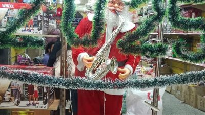 النزهة تتزين بأنوار الكريسماس قبل سويعات من انطلاق 2025