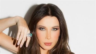 نانسي عجرم تطل بالذهبي في حفل رأس السنة 