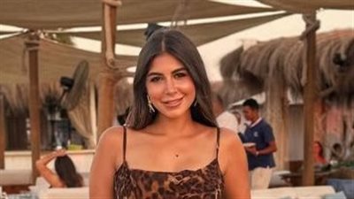 ملك قورة تتخلى عن لون الرومانسية وتتربع على عرش الأناقة 