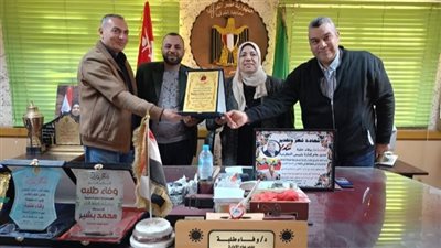مجلس أمناء مدرسة الشهيد مصطفى منصور يُكرم مسؤولي تعليم بلبيس 