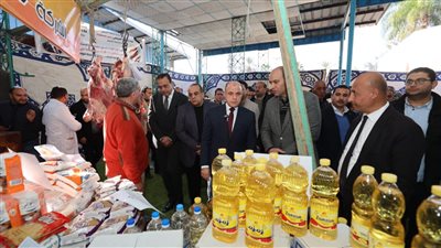 محافظ كفر الشيخ يفتتح سوق 