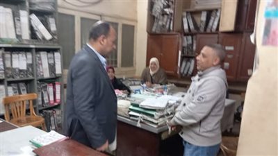 رئيس مركز ومدينة قوص يتفقد سير العمل بادارات الديوان