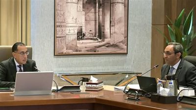 ننشر تفاصيل اجتماع رئيس مجلس الوزراء ووزيرة التنمية المحلية بمحافظ قنا 