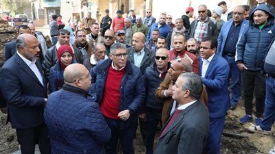 محافظ الجيزة يتفقد أعمال إصلاح الهبوط الأرضي في المنوات
