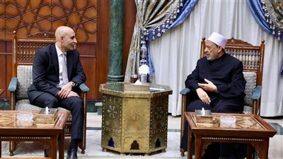 مباحثات لتعزيز تدريس اللغة العربية والتربية الدينية في المناهج الدراسية