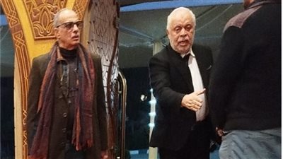 بشير الديك.. أشرف زكي أول الحاضرين لتقديم واجب العزاء