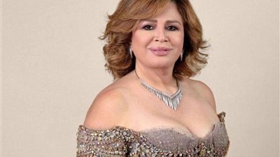 بالبيجامات.. إلهام شاهين تحتفل بعيد ميلادها الـ64