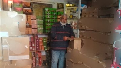 ضبط 5 أطنان مواد غذائية مجهولة المصدر داخل مخزن بالعاشر من رمضان