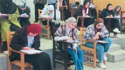 نائب رئيس جامعة دمنهور يتفقد لجان إمتحانات الفصل الدراسي الأول 