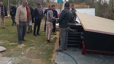 3 أكشاك خشب .. حصيله حملة لإزالة التعديات فى كوم حمادة