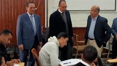 نائب رئيس جامعة الأزهر يتفقد لجان امتحانات كليتي اللغات والترجمة والدراسات الإسلامية