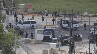 جيش الاحتلال يحاصر دير قديس عقب محاولة الطعن غرب رام الله